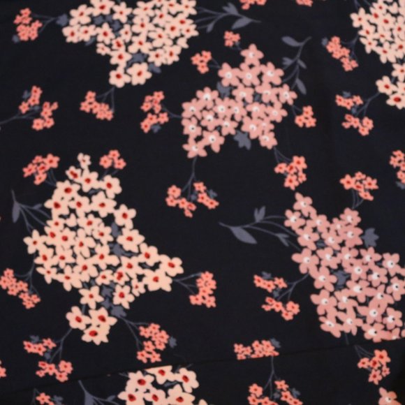 LOFT Outlet Petite wide leg floral capris Size 8P - Picture 2 of 4